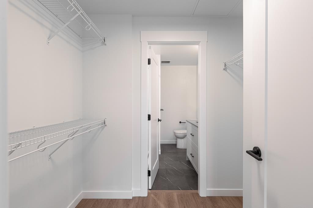 












408 27215 ALDERGROVE TOWN CENTRE DRIVE

,
Langley,




British Columbia
V4W0E3

