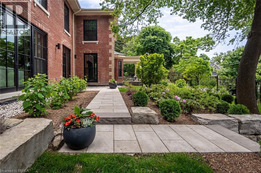 












57 VICTORIA Street

,
Milton,




Ontario
L9T1S6

