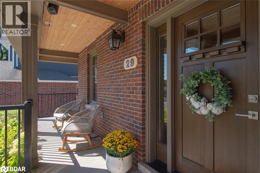 












29 BARTON Street

,
Milton,




Ontario
L9T1C7

