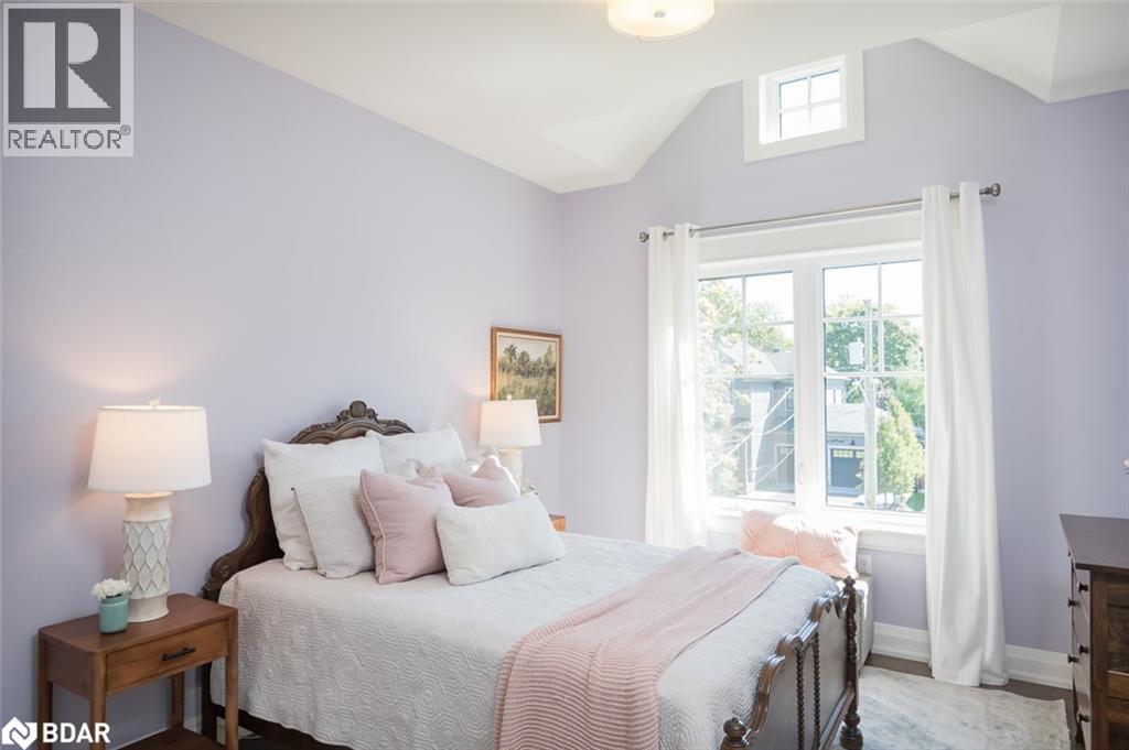 












29 BARTON Street

,
Milton,




Ontario
L9T1C7

