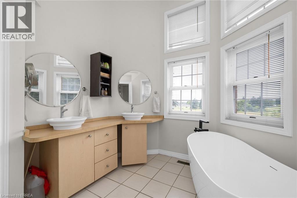 












692 CONCESSION 5 Road W

,
Flamborough,




Ontario
L9H5E2

