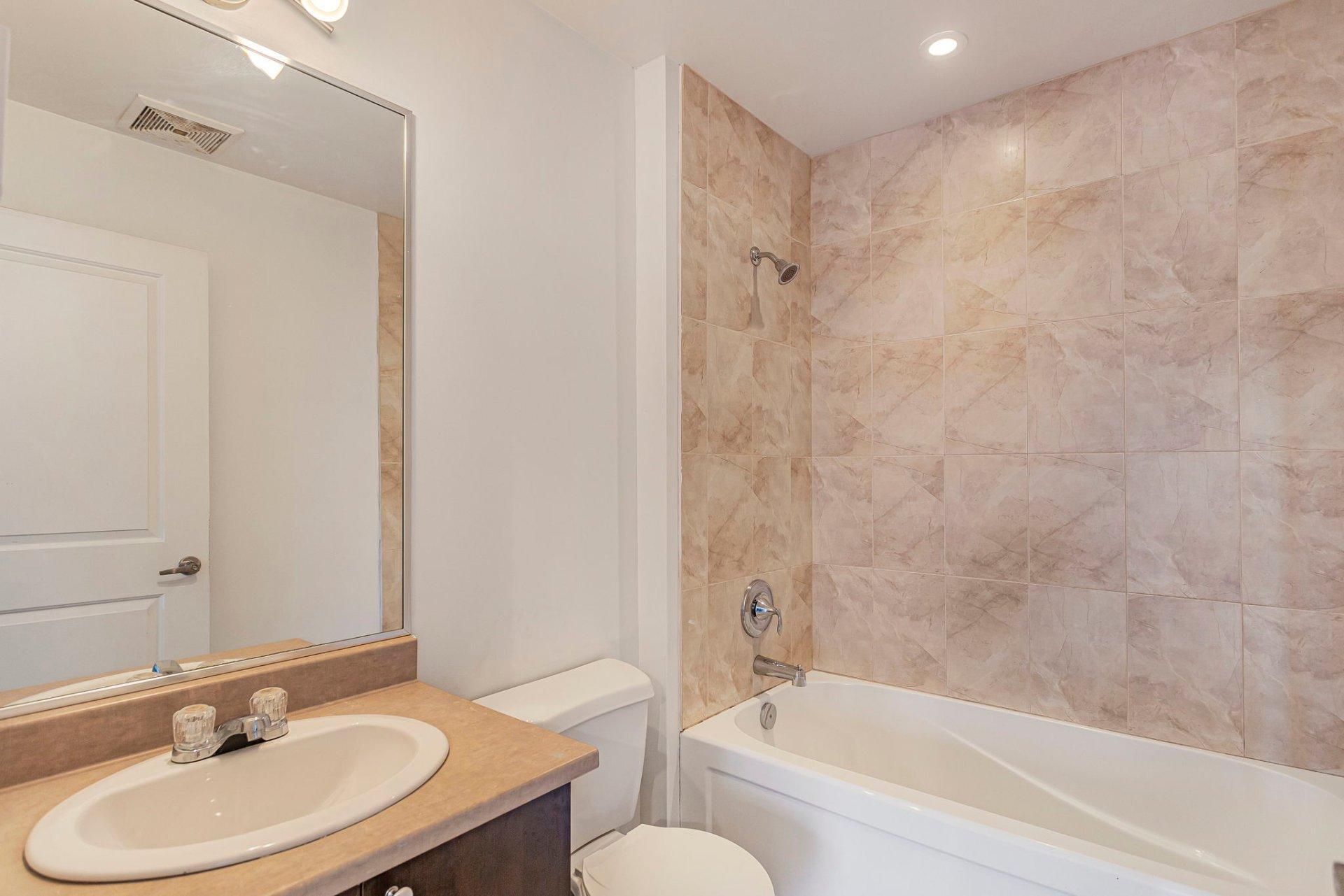 









5600


Rue Briand

, 433,
Montréal (Le Sud-Ouest),




QC
H4E0A1

