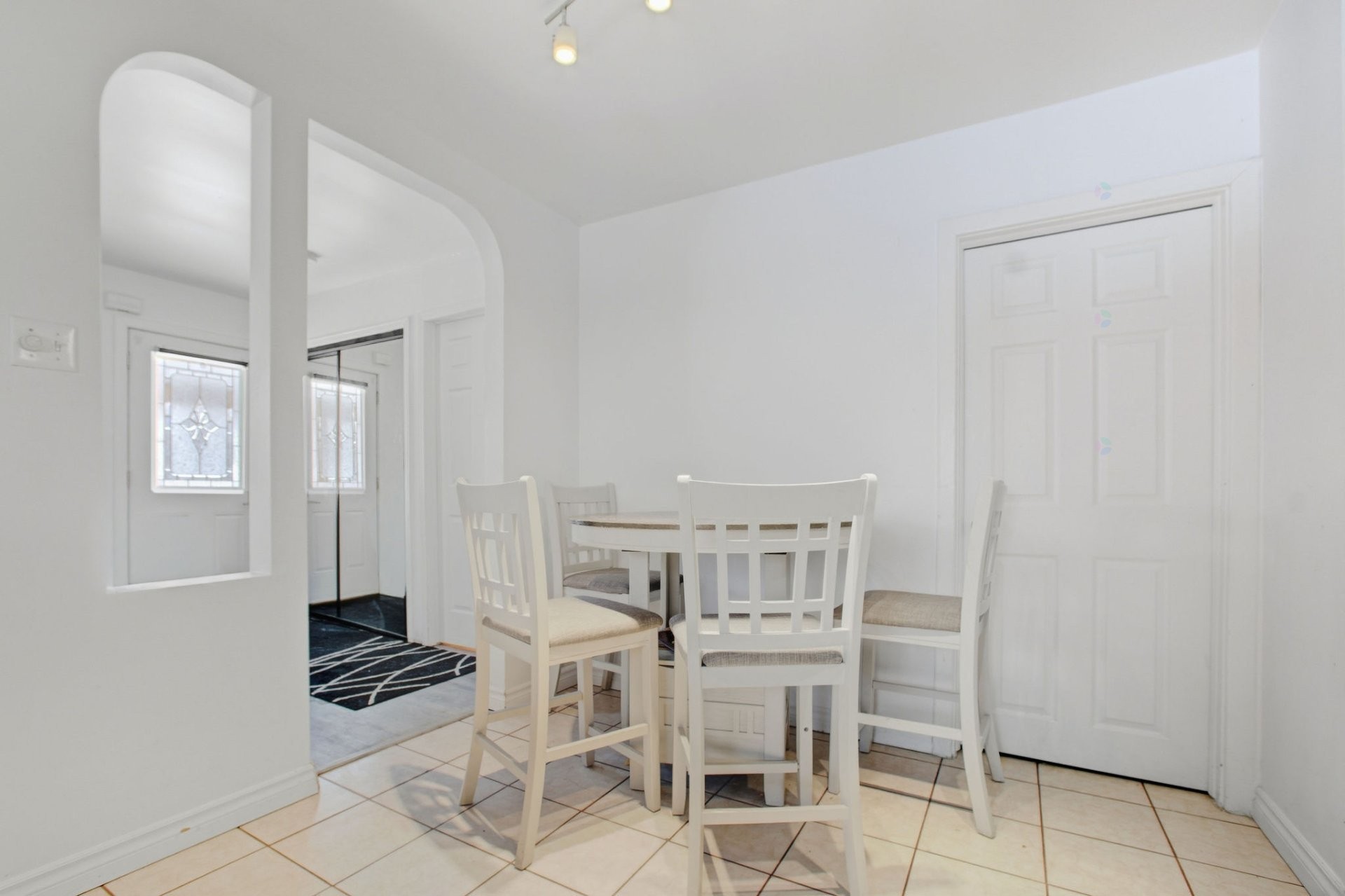 









19


Boul. de Lucerne

,
Gatineau (Aylmer),




QC
J9J2K3

