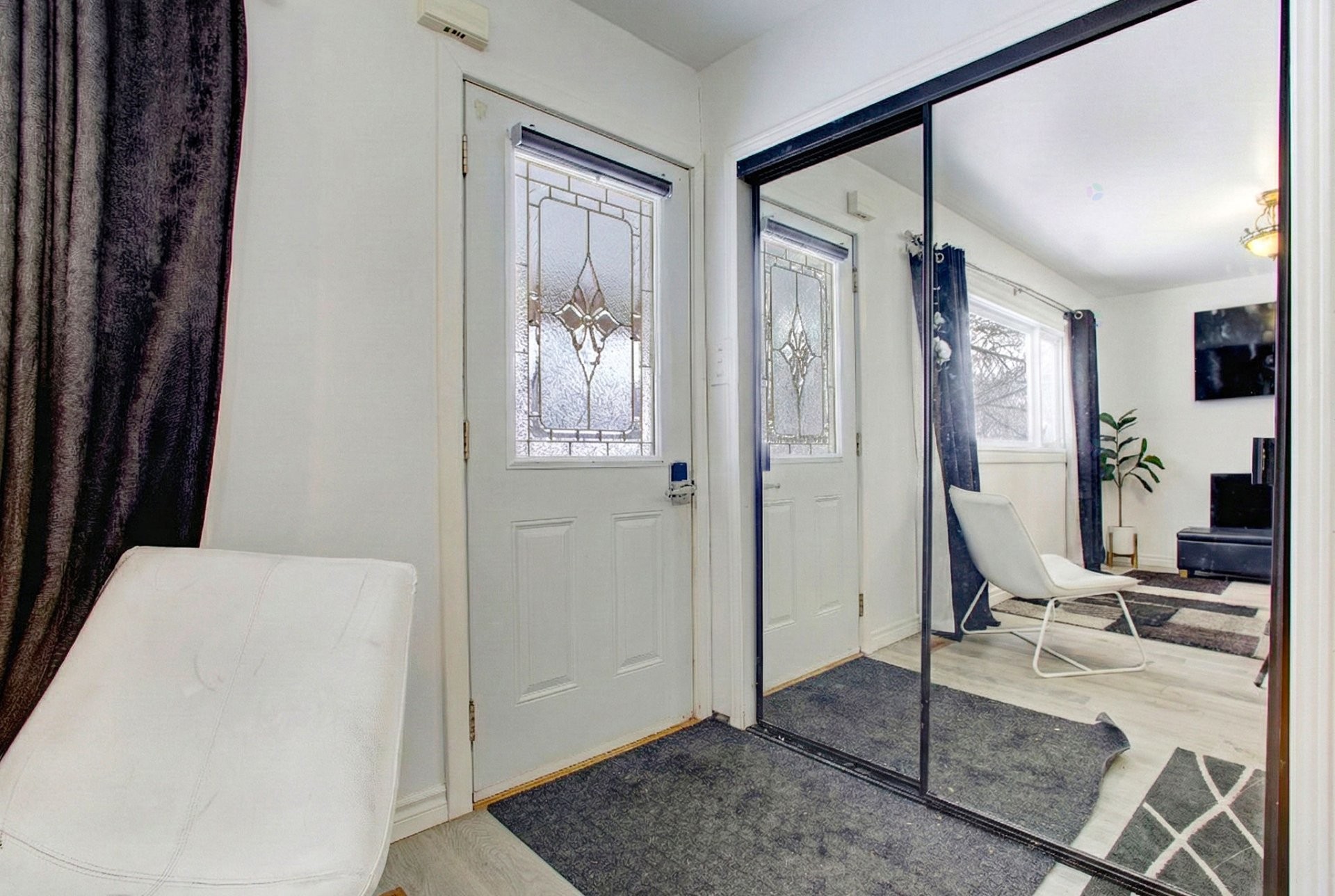 









19


Boul. de Lucerne

,
Gatineau (Aylmer),




QC
J9J2K3

