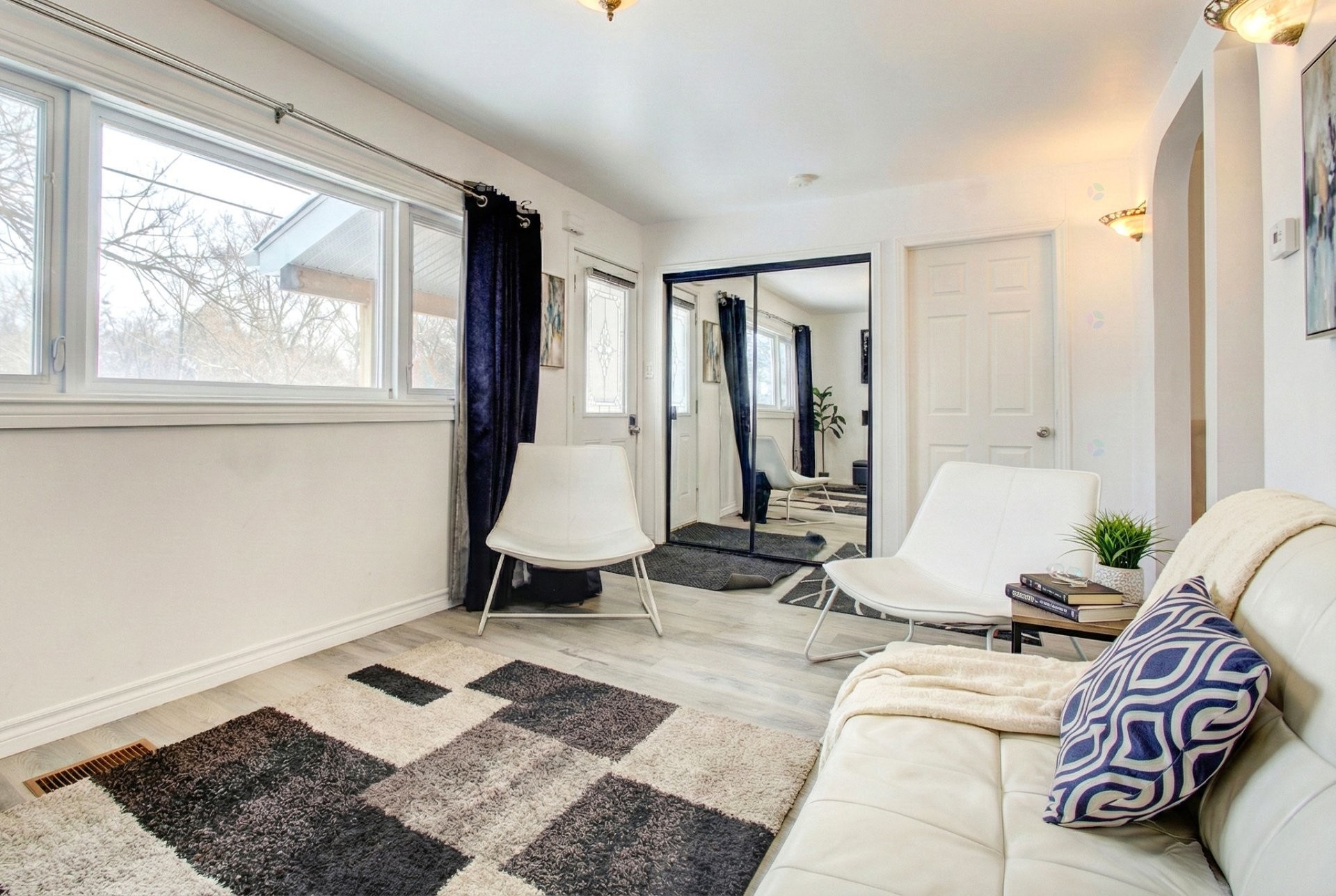 









19


Boul. de Lucerne

,
Gatineau (Aylmer),




QC
J9J2K3

