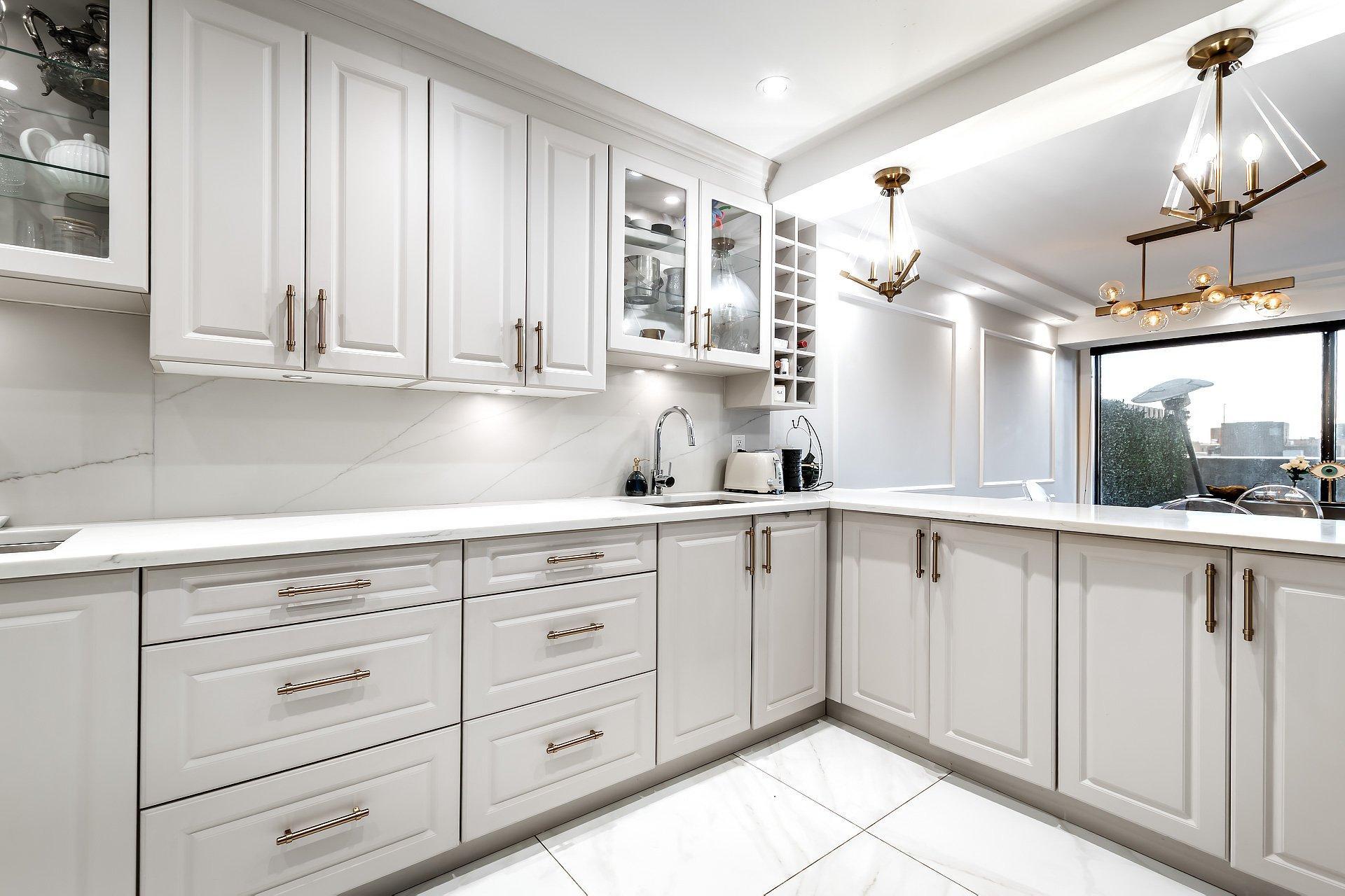 









5790


Av. Rembrandt

, 905,
Côte-Saint-Luc,




QC
H4W2V2

