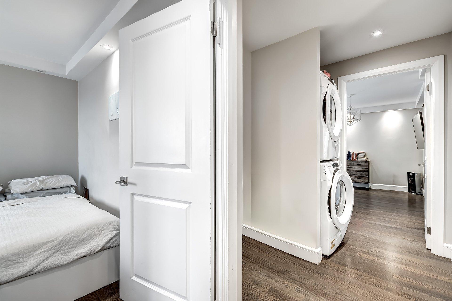 









5790


Av. Rembrandt

, 905,
Côte-Saint-Luc,




QC
H4W2V2

