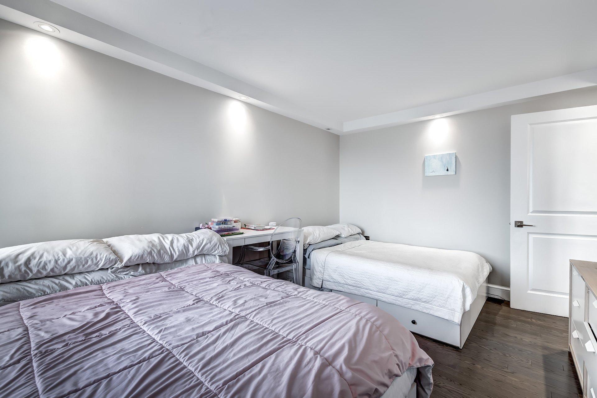 









5790


Av. Rembrandt

, 905,
Côte-Saint-Luc,




QC
H4W2V2

