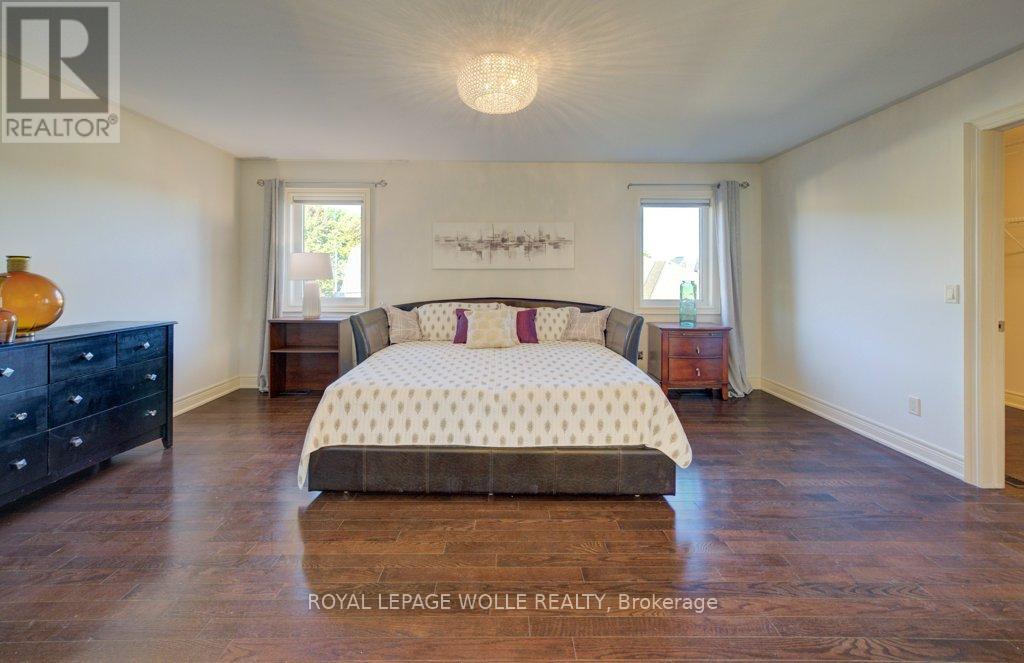 












6379 CHRISTOPHER CRESCENT

,
Niagara Falls,




Ontario
L2H0B3

