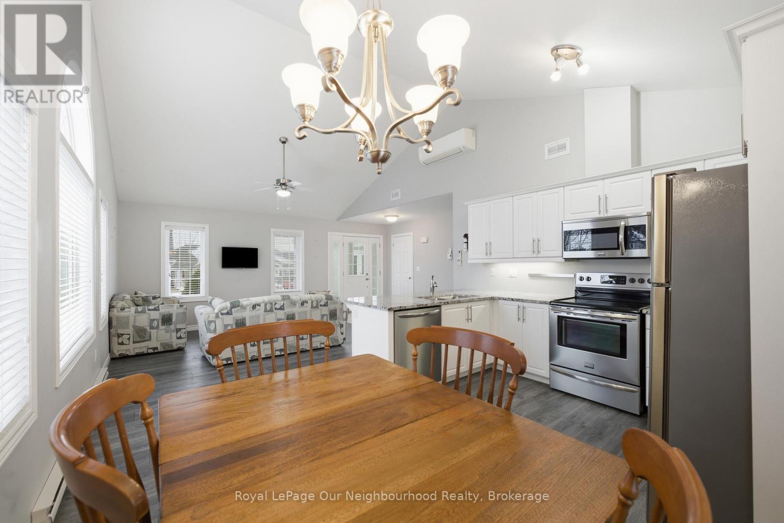 












3201 - 300 CROFT STREET

,
Port Hope,




Ontario
L1A0E1

