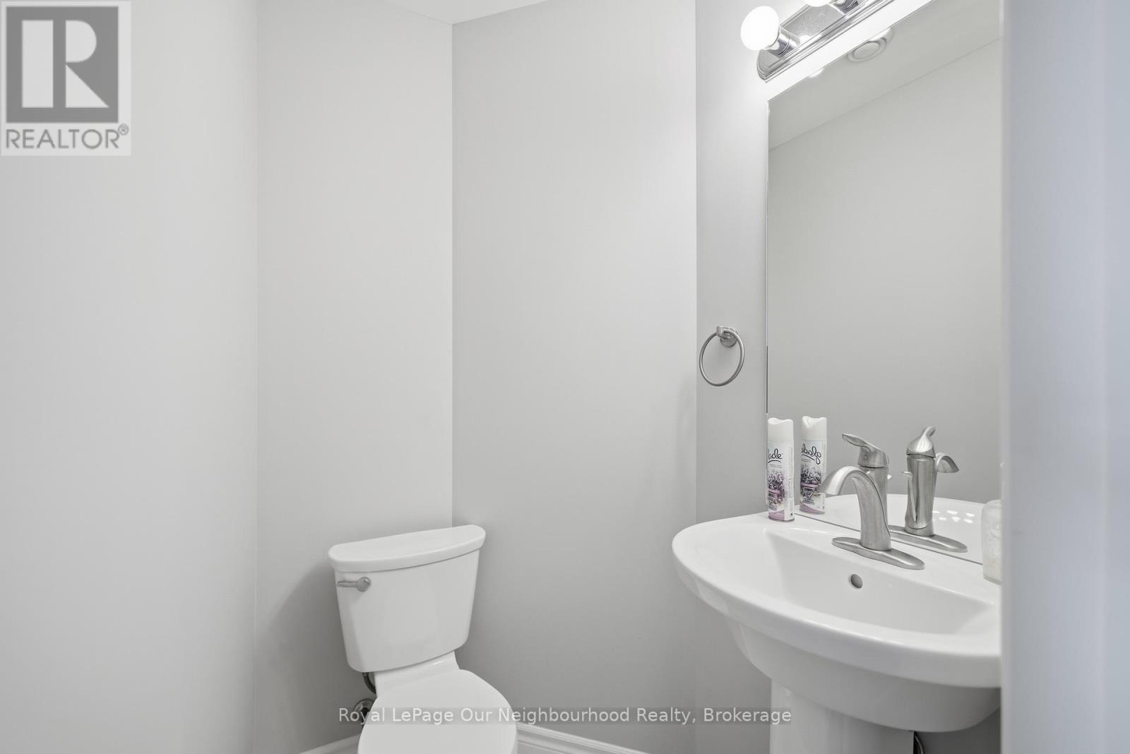 












3201 - 300 CROFT STREET

,
Port Hope,




Ontario
L1A0E1

