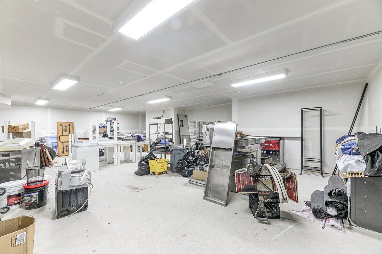 









86


Av. de la Gare

,
Saint-Sauveur,




QC
J0R1R6

