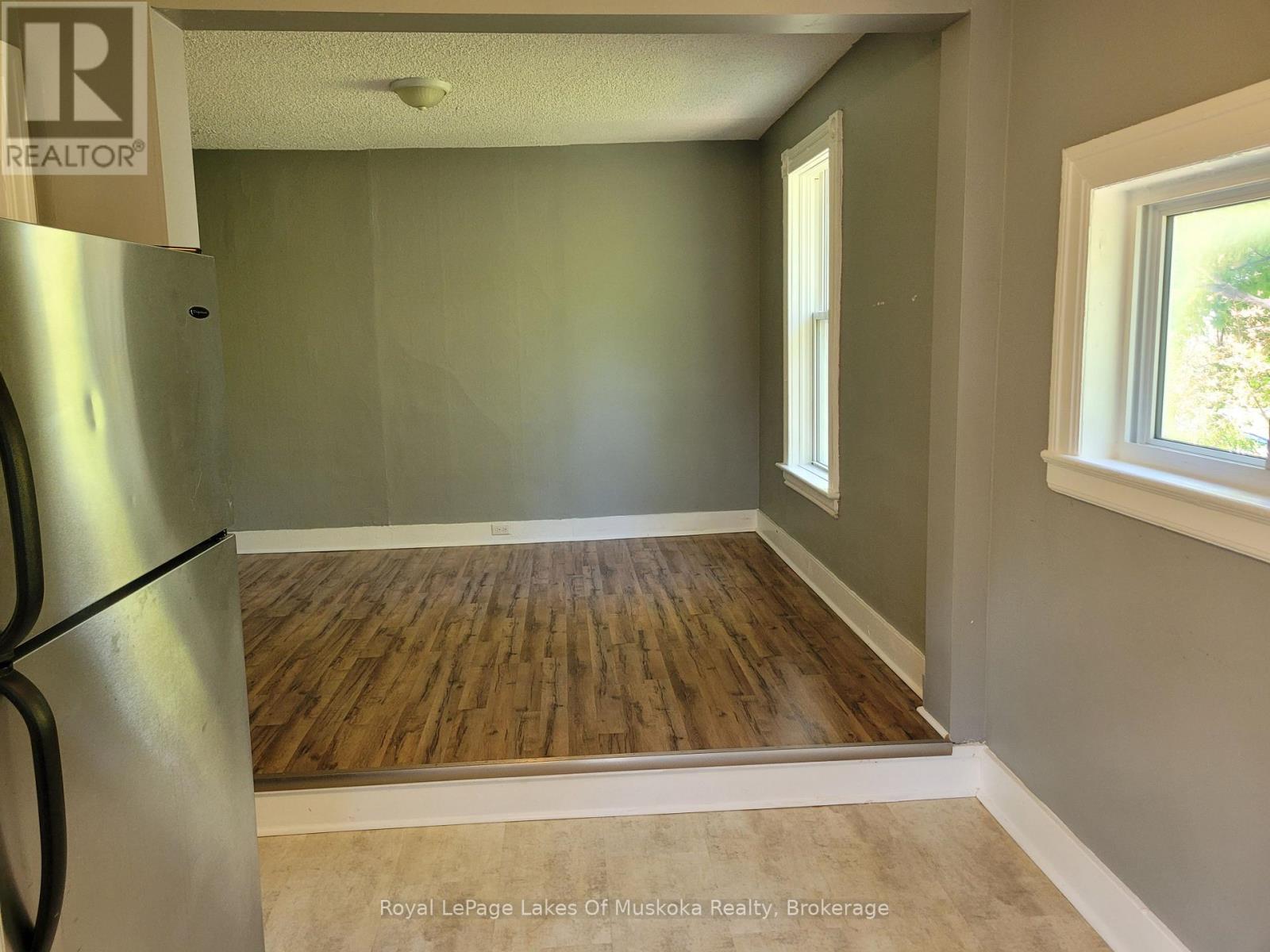 












2 - 227 NOTTAWASAGA STREET

,
Orillia,




Ontario
L3V3K2

