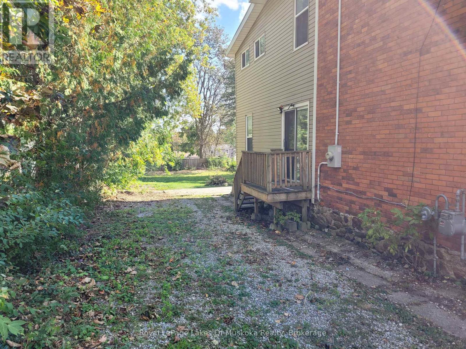 












2 - 227 NOTTAWASAGA STREET

,
Orillia,




Ontario
L3V3K2

