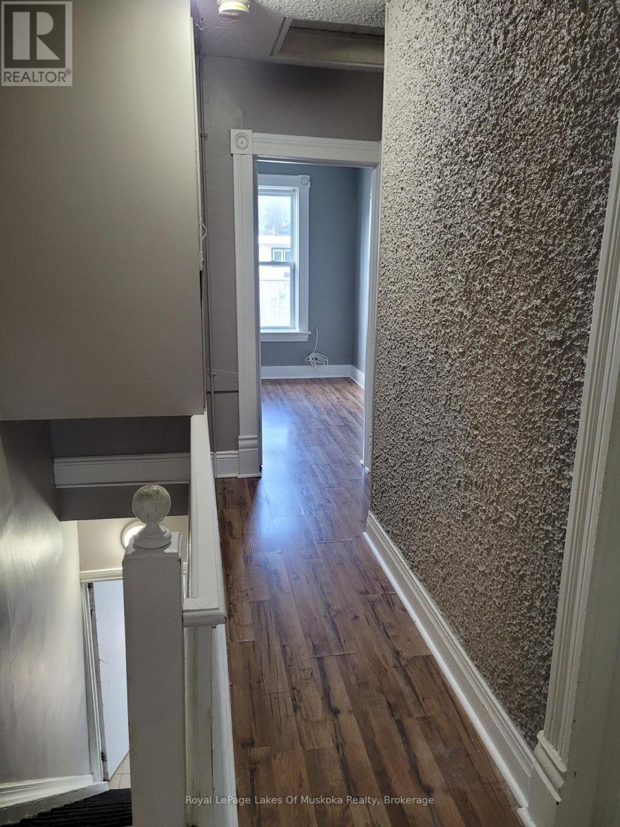 












2 - 227 NOTTAWASAGA STREET

,
Orillia,




Ontario
L3V3K2

