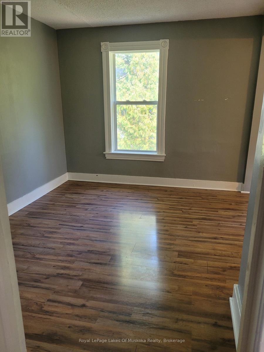 












2 - 227 NOTTAWASAGA STREET

,
Orillia,




Ontario
L3V3K2

