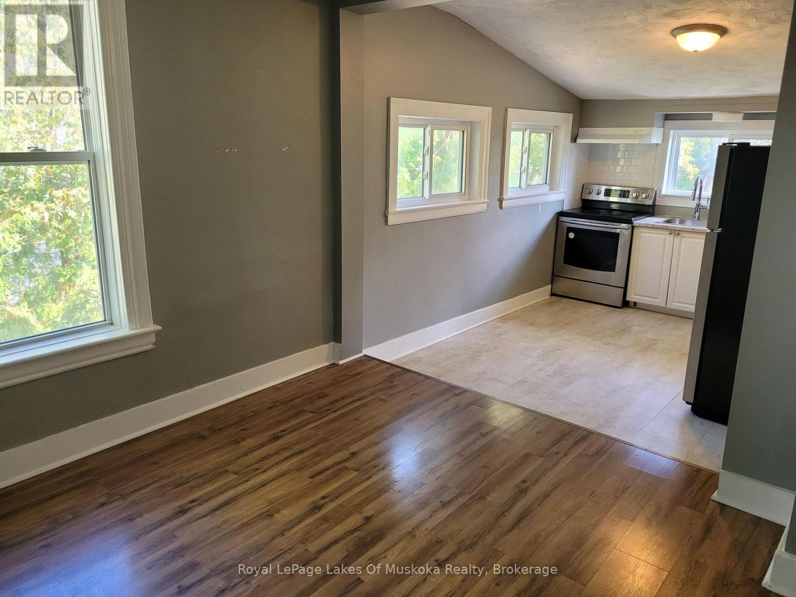 












2 - 227 NOTTAWASAGA STREET

,
Orillia,




Ontario
L3V3K2

