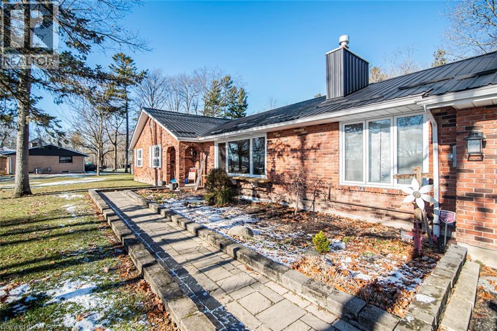 












7087 RAINHAM Road

,
Dunnville,




Ontario
N1A2W8

