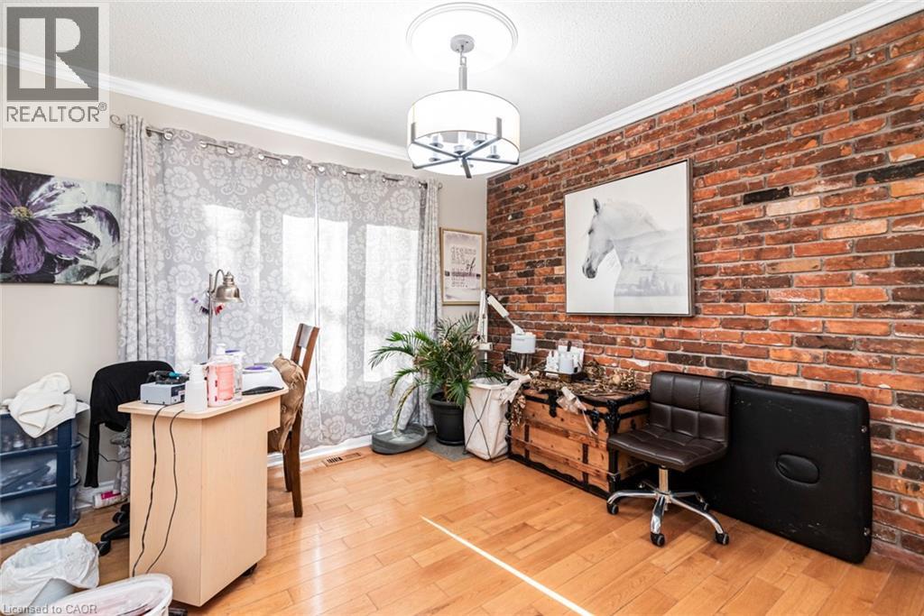 












7087 RAINHAM Road

,
Dunnville,




Ontario
N1A2W8

