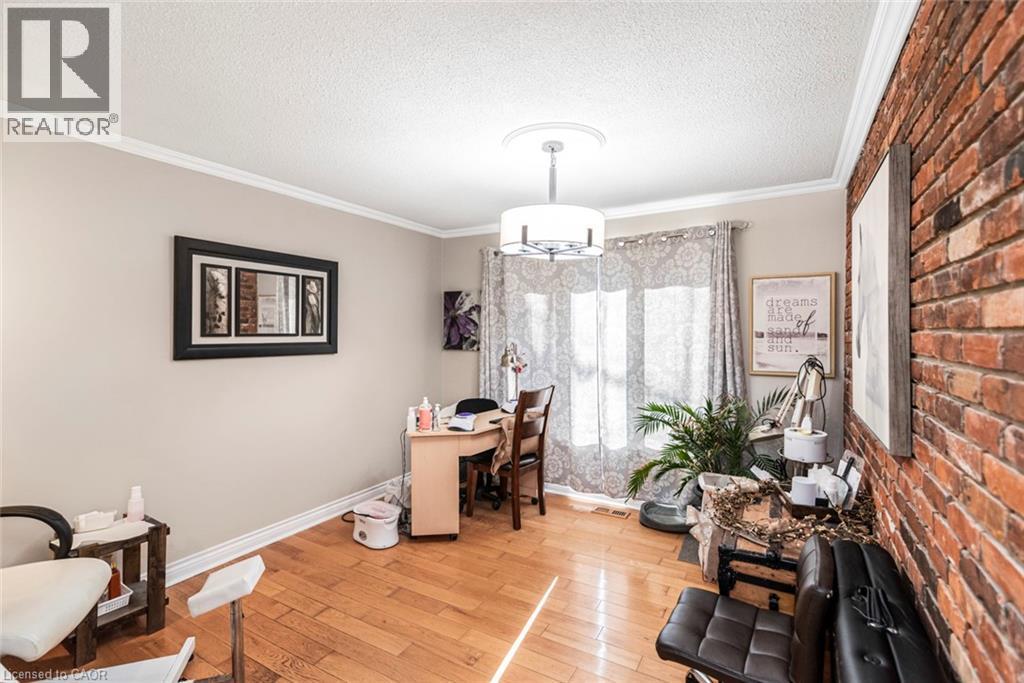 












7087 RAINHAM Road

,
Dunnville,




Ontario
N1A2W8

