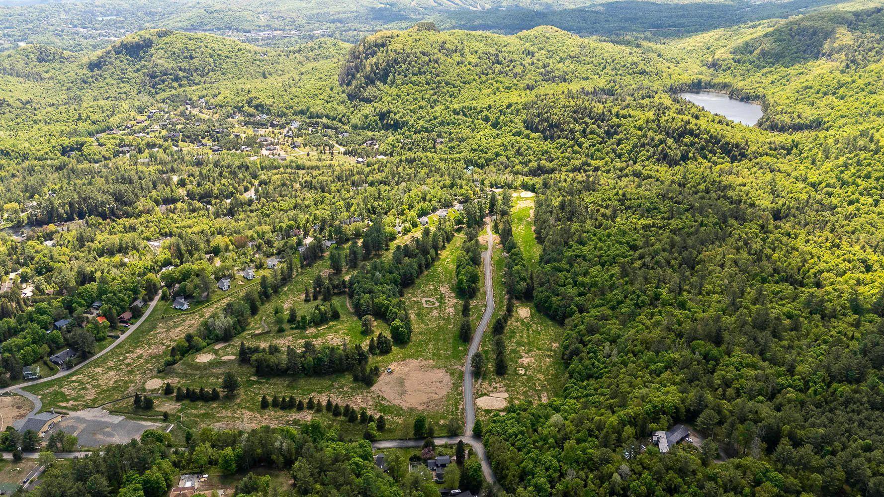 












Rue de la Vallée

,
Sainte-Adèle,







QC
J8B2A1

