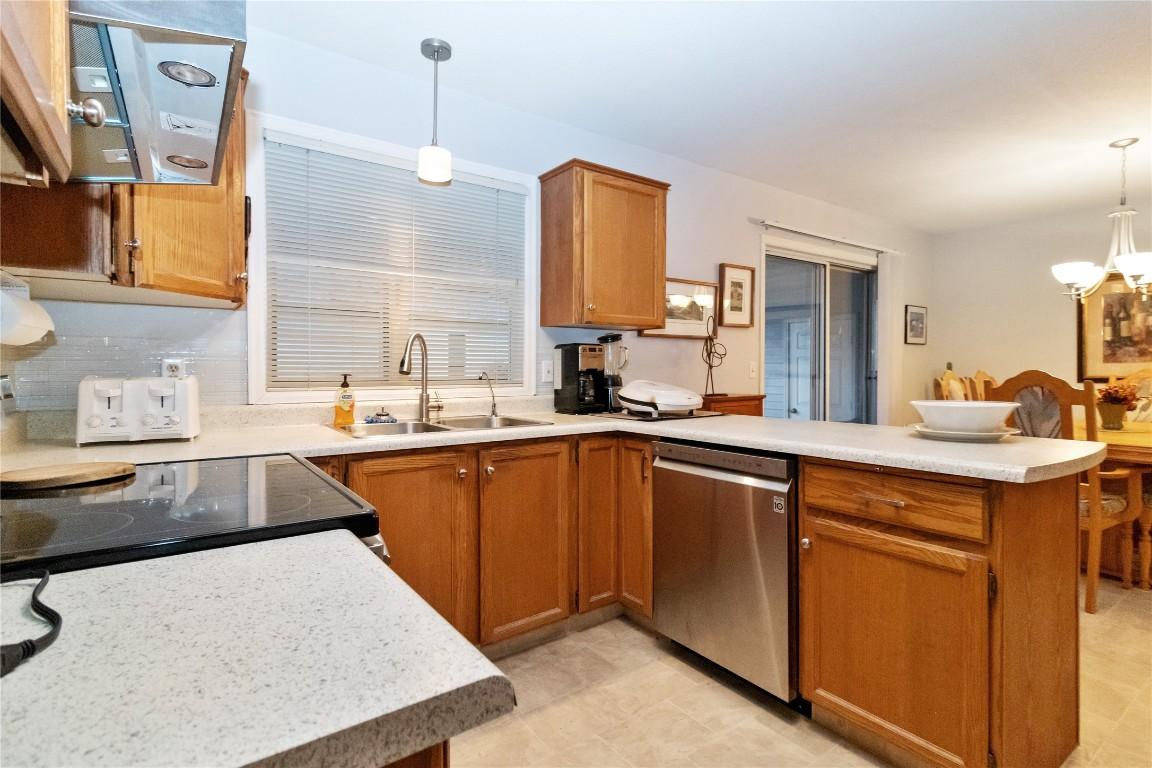 









1255


Raymer

Avenue, 197,
Kelowna,




BC
V1W 3S3

