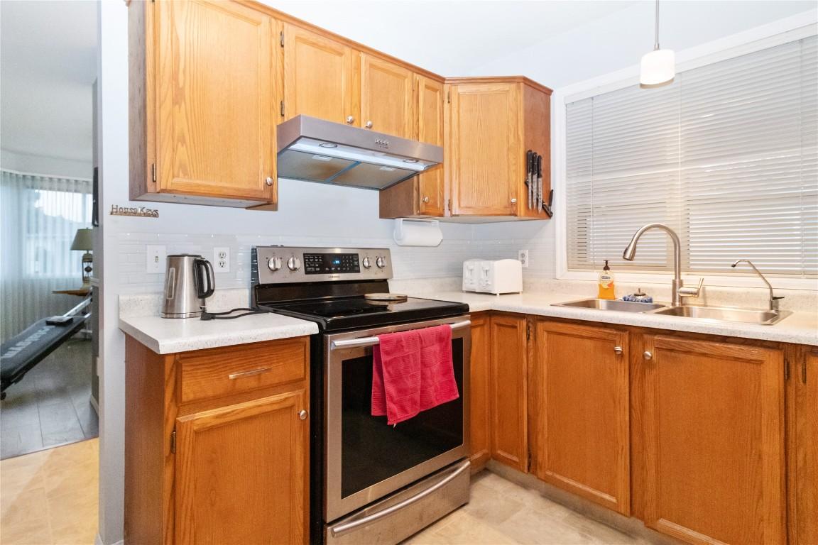 









1255


Raymer

Avenue, 197,
Kelowna,




BC
V1W 3S3

