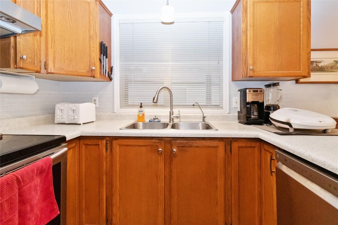 









1255


Raymer

Avenue, 197,
Kelowna,




BC
V1W 3S3

