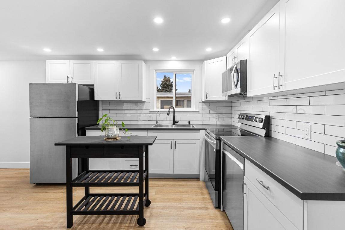 









9020


Jim Bailey

Road, 58,
Kelowna,




BC
V4V 1E5

