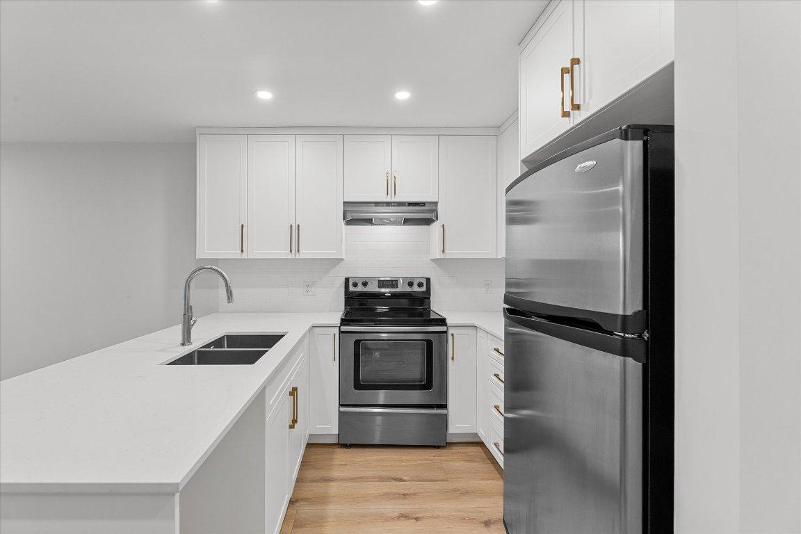 









1099


Sunset

Drive, 333,
Kelowna,




BC
V1Y 9Z1

