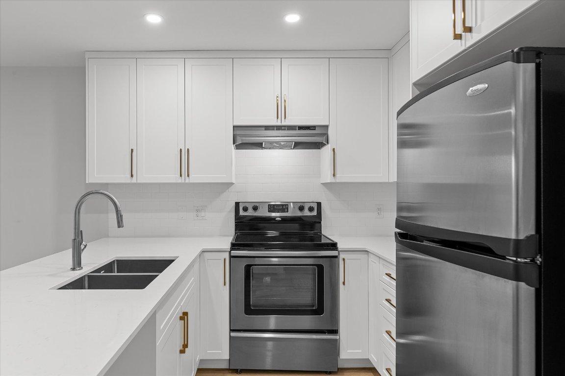 









1099


Sunset

Drive, 333,
Kelowna,




BC
V1Y 9Z1

