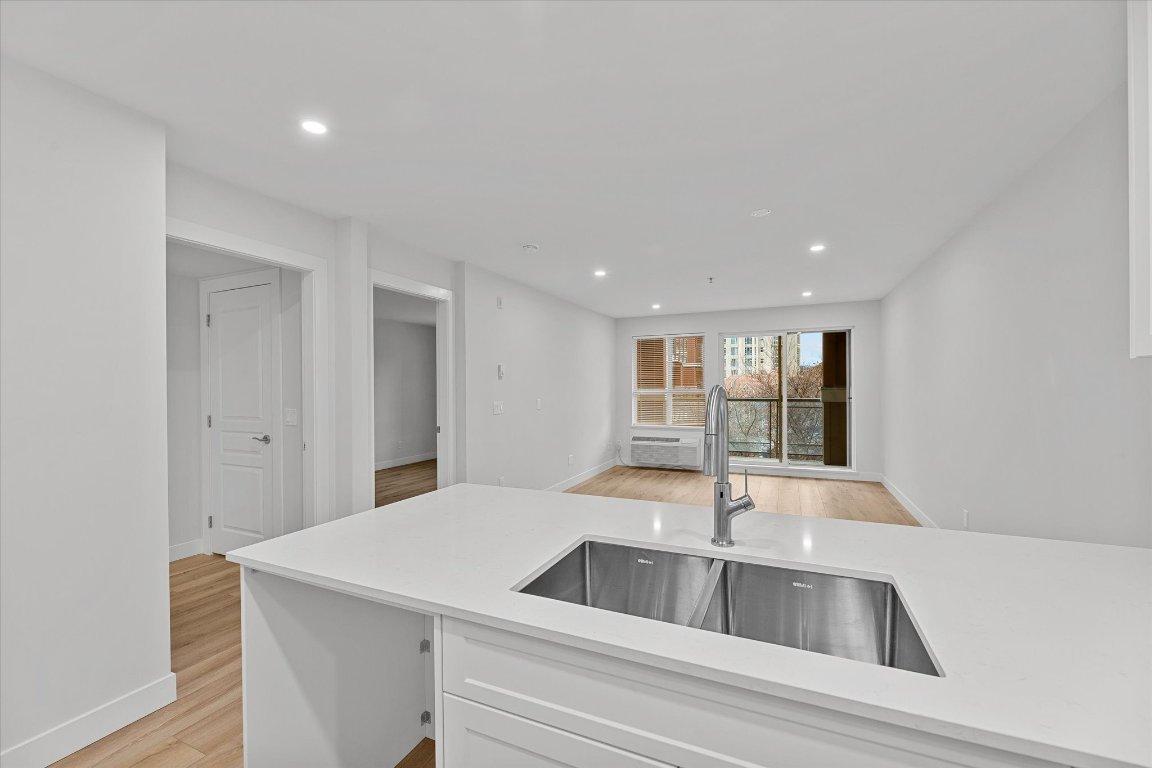 









1099


Sunset

Drive, 333,
Kelowna,




BC
V1Y 9Z1

