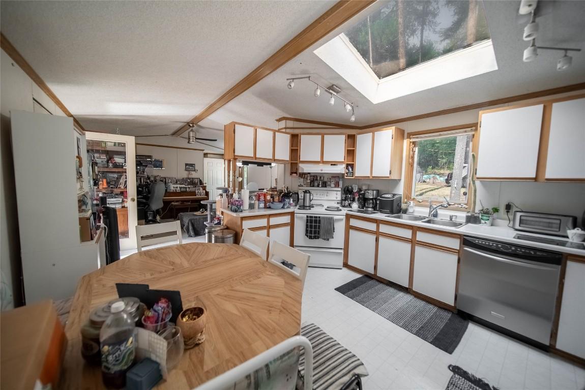 









2870


Rosen Heights

Road,
Jaffray,




BC
V0B 1T0

