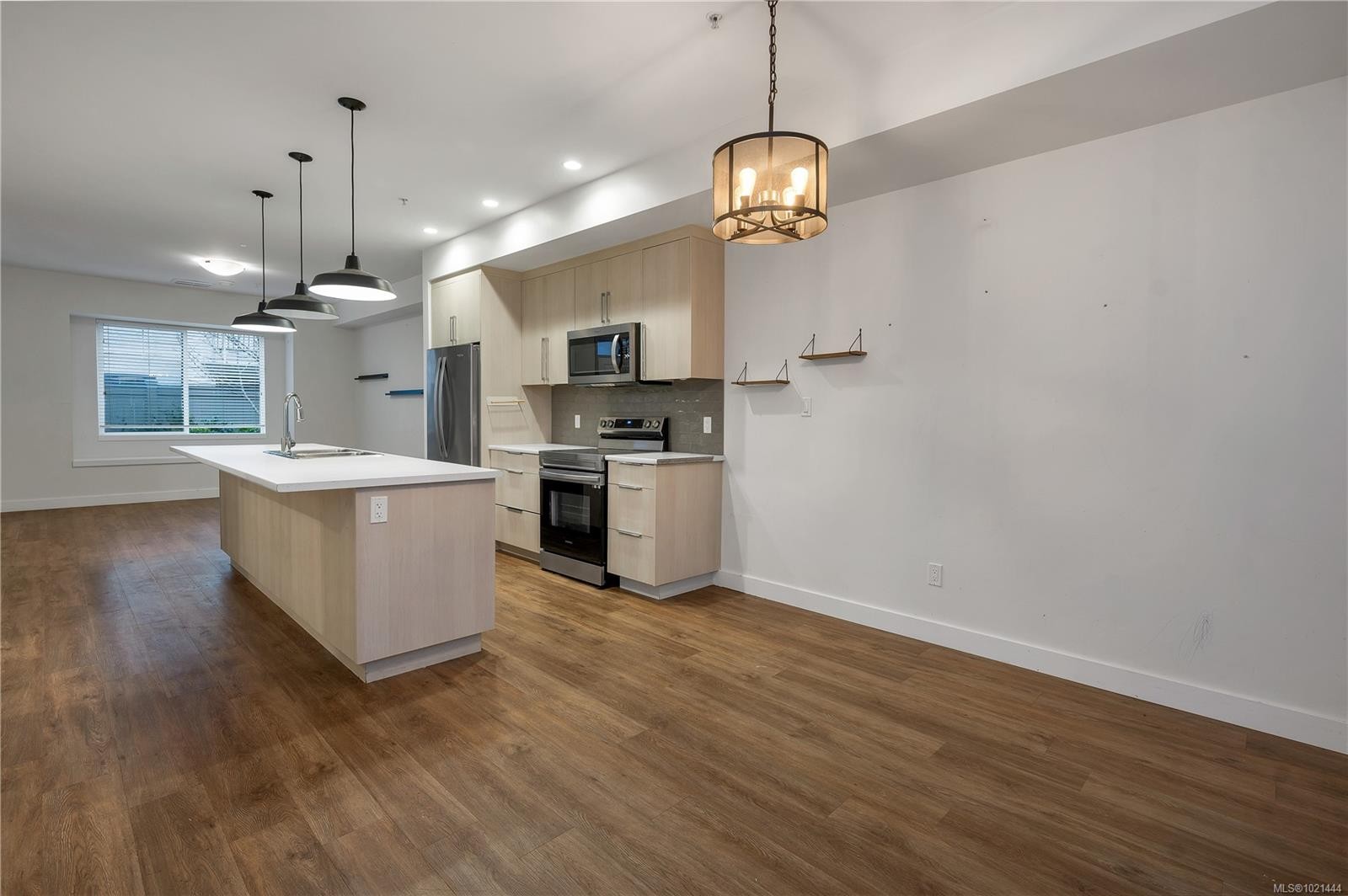 









796


Island

Hwy South, 4,
Campbell River,




BC
V9W 1A6

