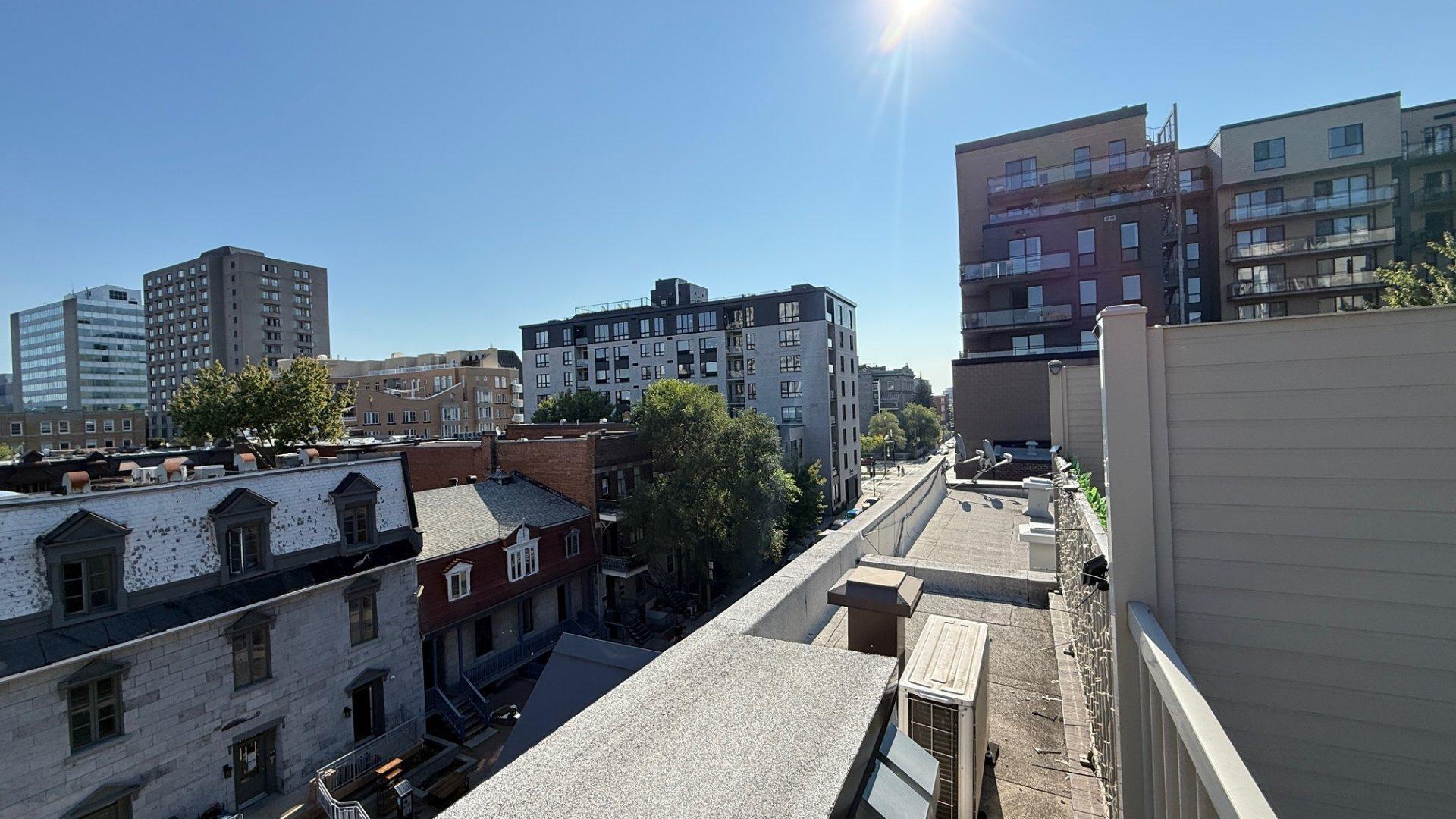 









1216


Rue St-Hubert

, 9,
Montréal (Ville-Marie),




QC
H2L3Y5

