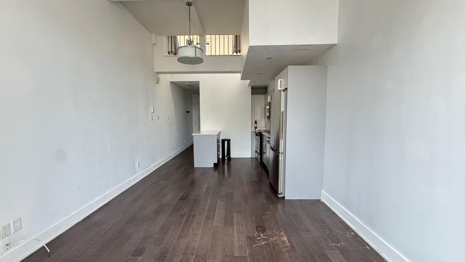 









1216


Rue St-Hubert

, 9,
Montréal (Ville-Marie),




QC
H2L3Y5

