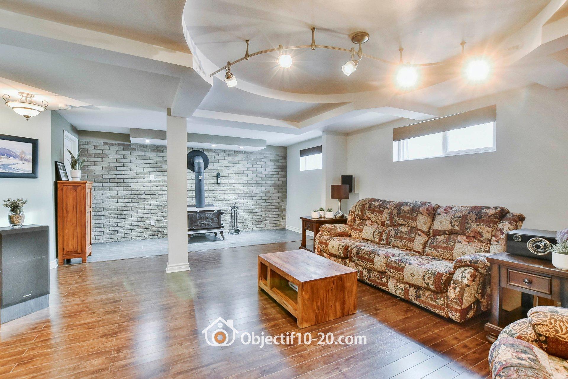 









113


Rue de l'Émeraude

,
Saint-Colomban,




QC
J5K2C8

