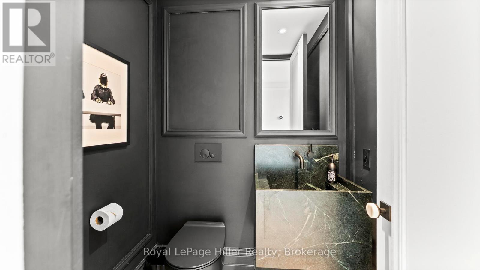 












113 WILLIAM STREET

,
Stratford,




Ontario
N5A4X9

