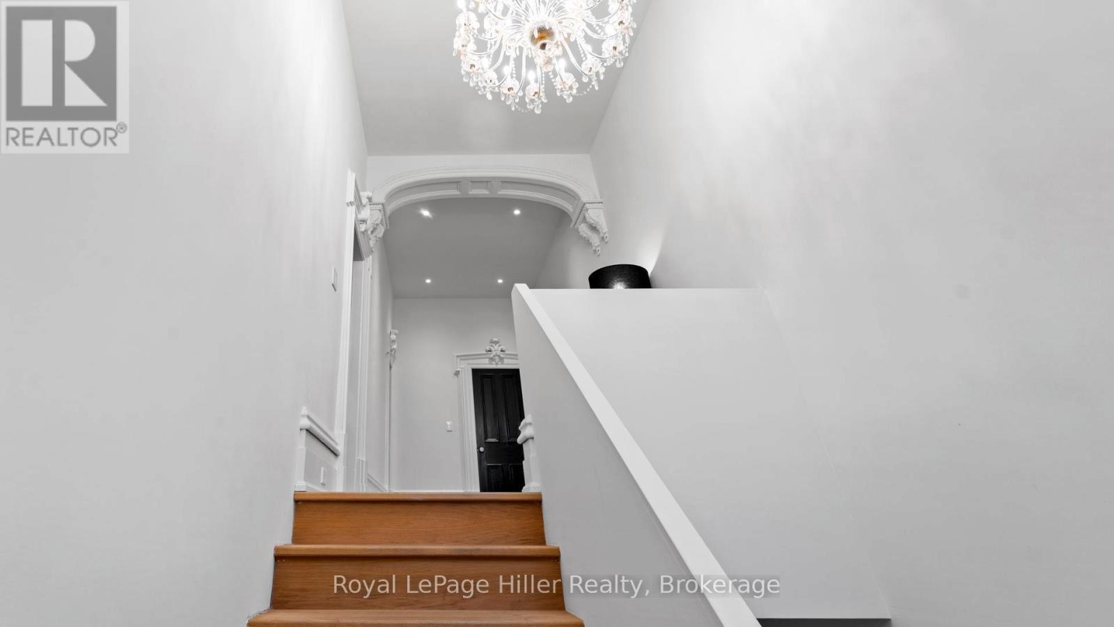 












113 WILLIAM STREET

,
Stratford,




Ontario
N5A4X9

