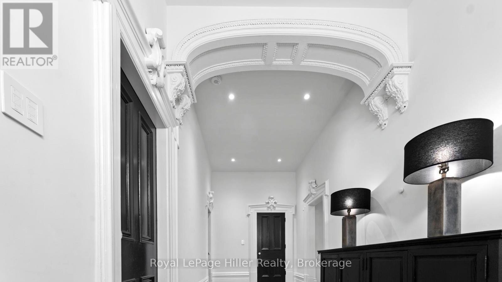 












113 WILLIAM STREET

,
Stratford,




Ontario
N5A4X9

