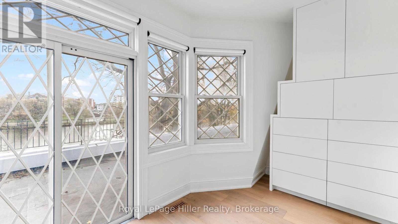 












113 WILLIAM STREET

,
Stratford,




Ontario
N5A4X9

