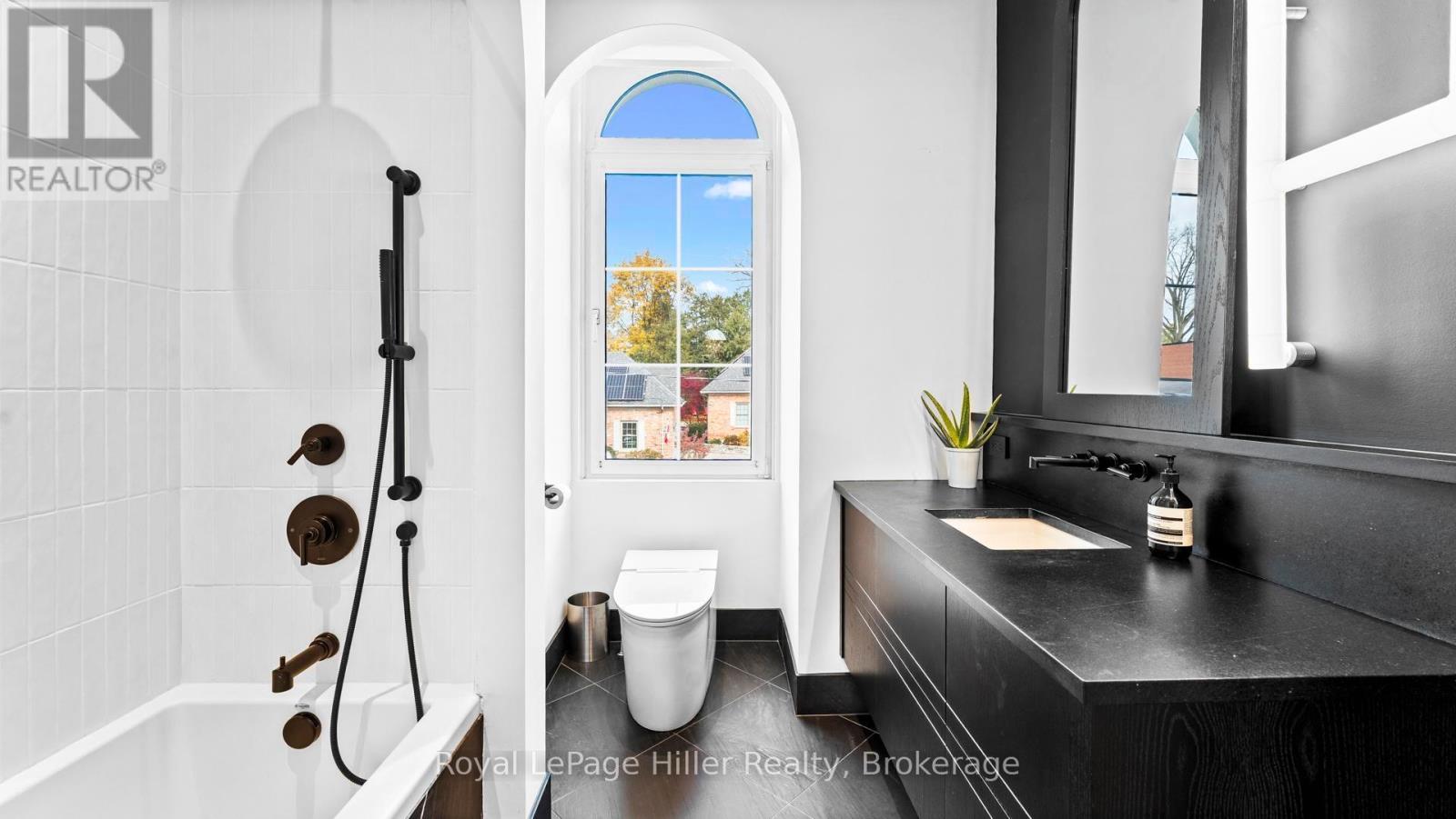 












113 WILLIAM STREET

,
Stratford,




Ontario
N5A4X9

