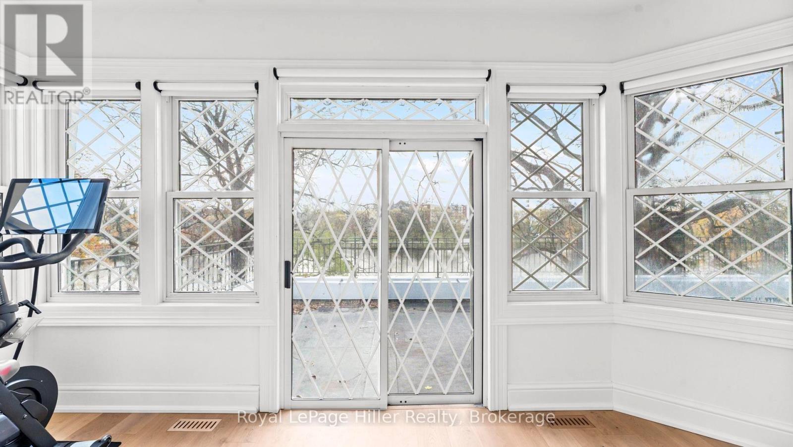 












113 WILLIAM STREET

,
Stratford,




Ontario
N5A4X9

