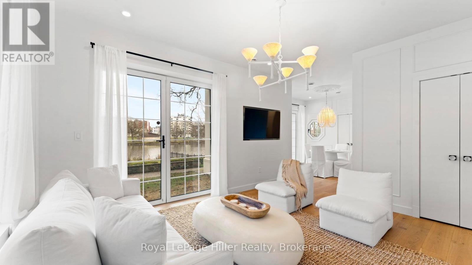 












113 WILLIAM STREET

,
Stratford,




Ontario
N5A4X9

