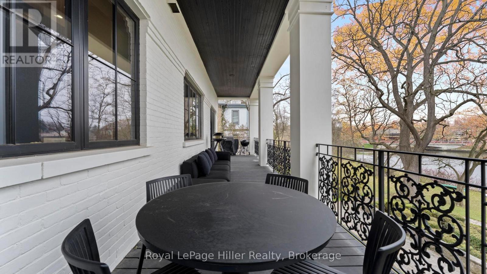 












113 WILLIAM STREET

,
Stratford,




Ontario
N5A4X9

