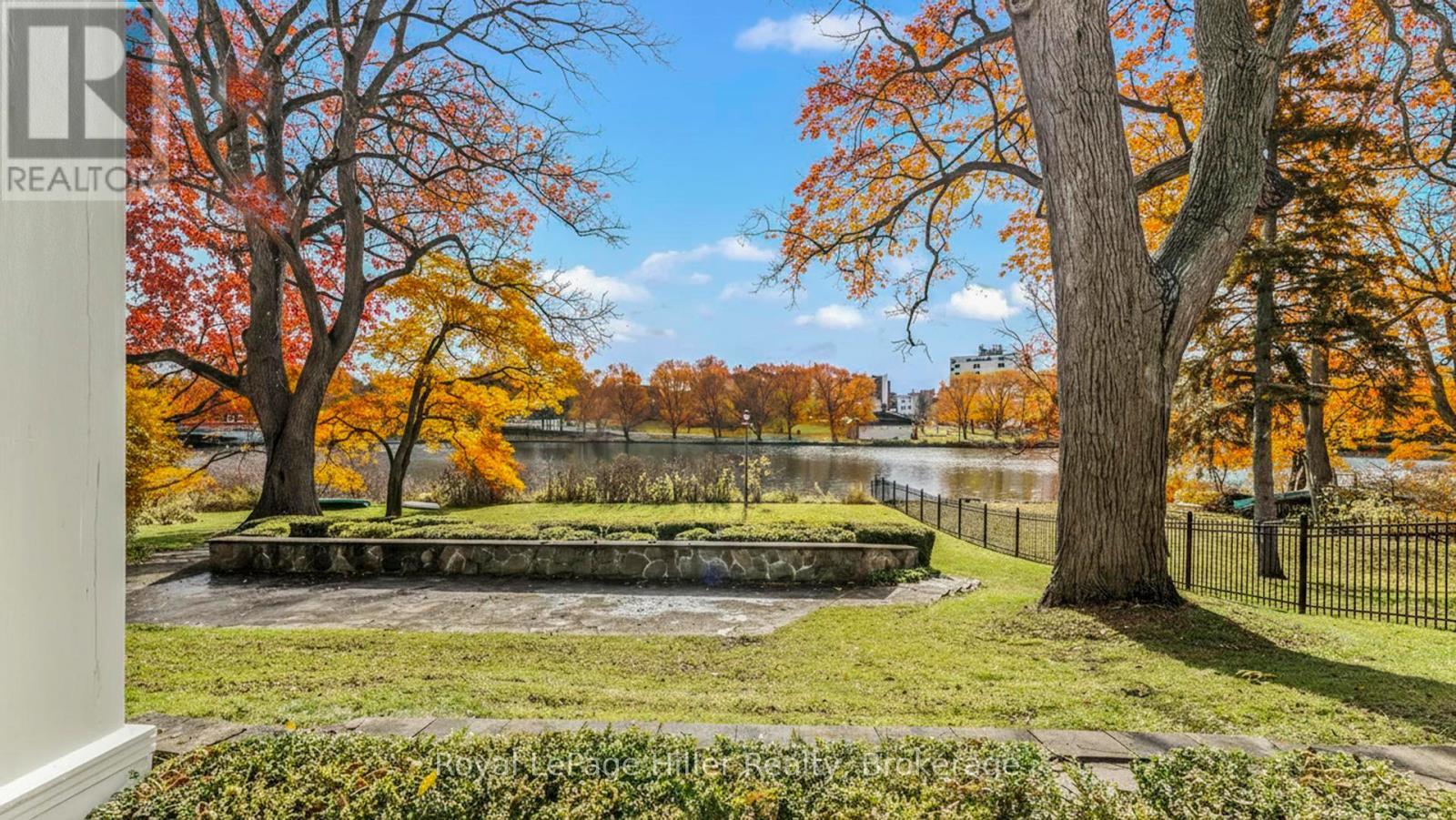 












113 WILLIAM STREET

,
Stratford,




Ontario
N5A4X9

