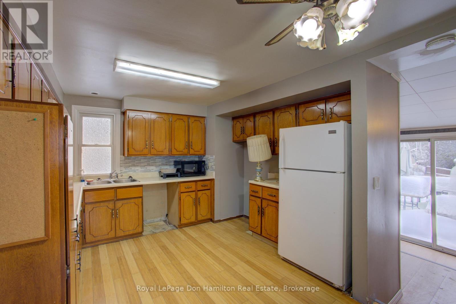 












34 GEORGE STREET N

,
West Grey,




Ontario
N0G1S0

