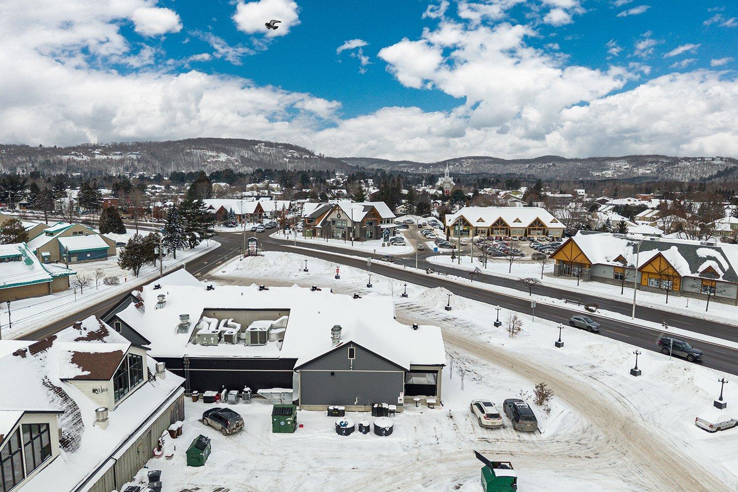 









86


Av. de la Gare

,
Saint-Sauveur,




QC
J0R1R6

