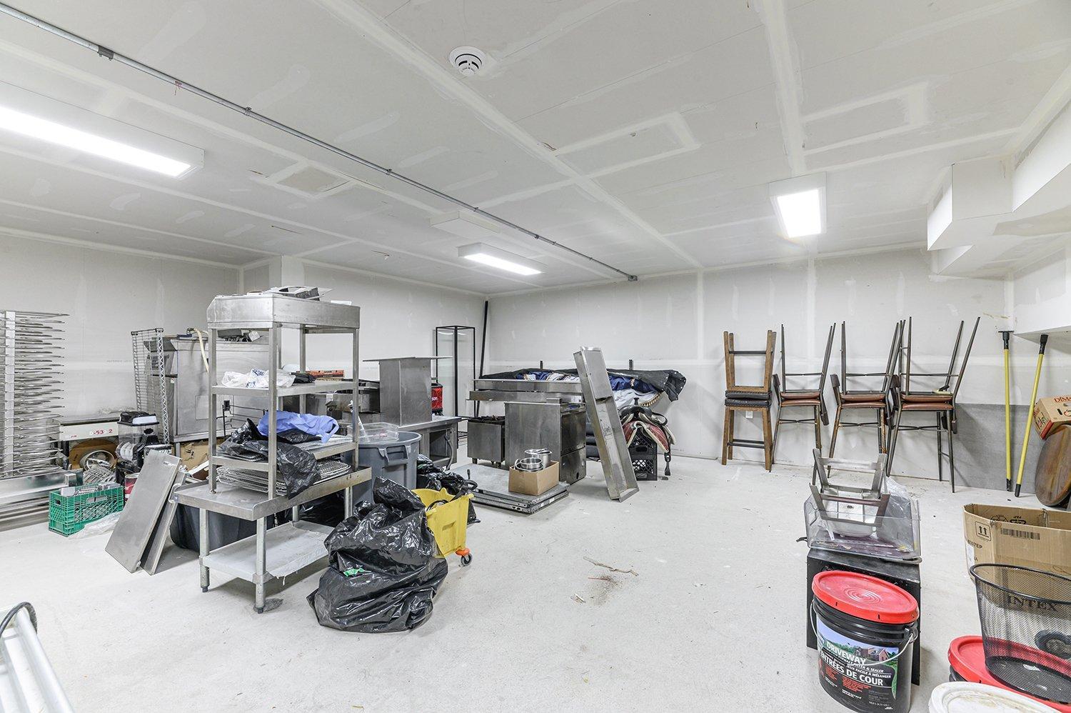 









86


Av. de la Gare

,
Saint-Sauveur,




QC
J0R1R6

