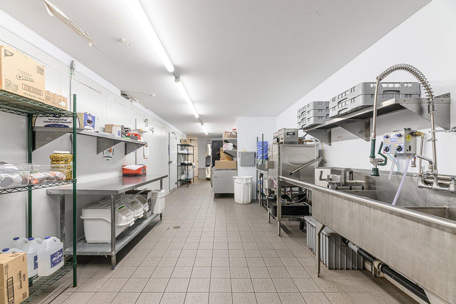 









86


Av. de la Gare

,
Saint-Sauveur,




QC
J0R1R6

